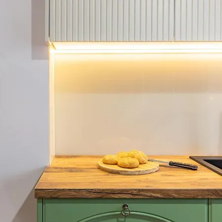 Modern Chic B&c