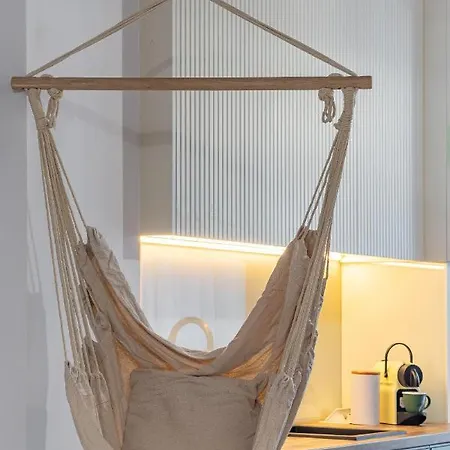 Modern Chic B&c Apartment
