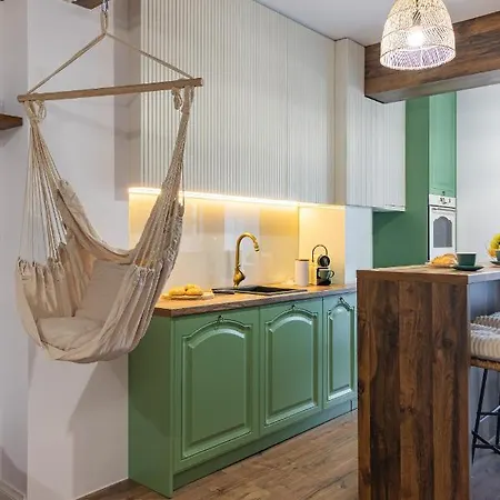 Modern Chic B&c *
